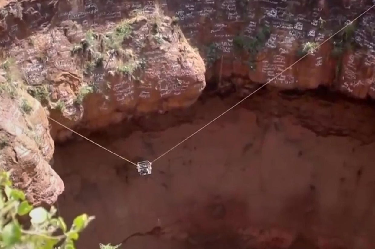 spider-man-climber-dies-in-400-foot-fall-into-volcanic-crater-wghn