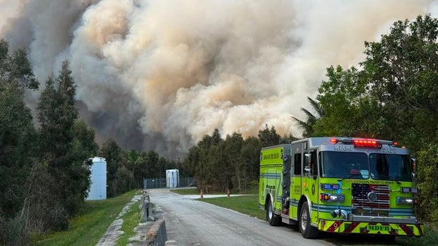 cbsmiami-miami-wildfires-thursday-1.jpg 