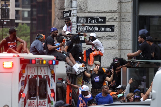 NY Knicks Parade To Engulf Downtown With Fans, Cops, Confetti 