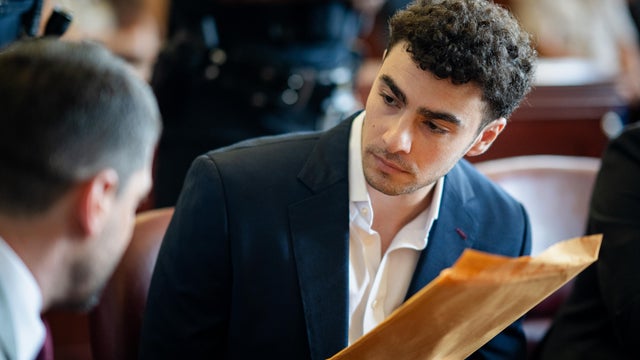 Accused Murderer Luigi Mangione Appears In Manhattan Supreme Court 
