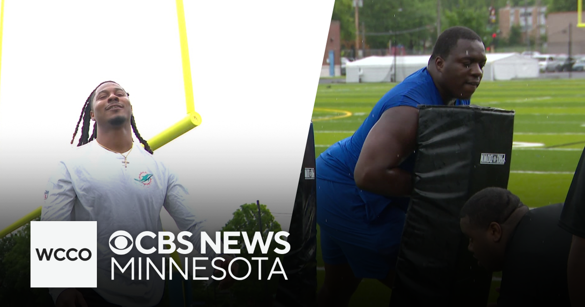NFL players who grew up in North Minneapolis return to host football clinic for local kids