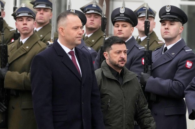 Zelenskyy returns Polish honor after president revokes it in history dispute