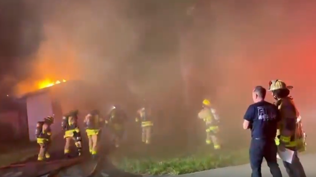fort-lauderdale-oakland-park-fire.png 
