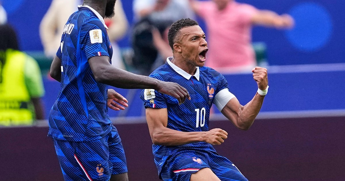 Kylian Mbappé scores 2 goals to lead France to win over Iraq in Philadelphia and into World Cup knockout stage