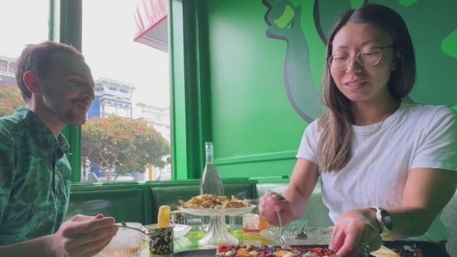 People eating at Shuggie's a San Francisco restaurant that is closing in July 2026 