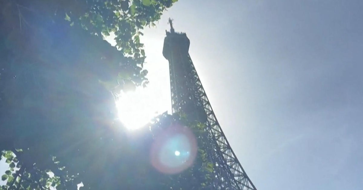 Hottest day ever recorded in France, closing Eiffel Tower early