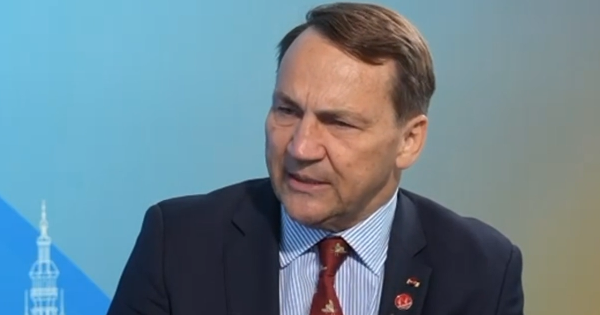 Polish Deputy Prime Minister Radek Sikorski warns Russia could launch a "false flag operation"