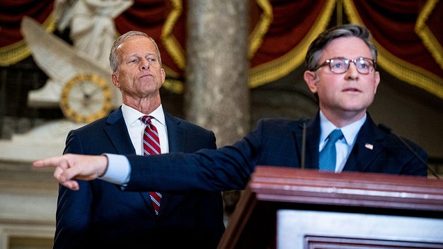 Democrats Dismiss Trump Firing Threats As US Shutdown Drags On 