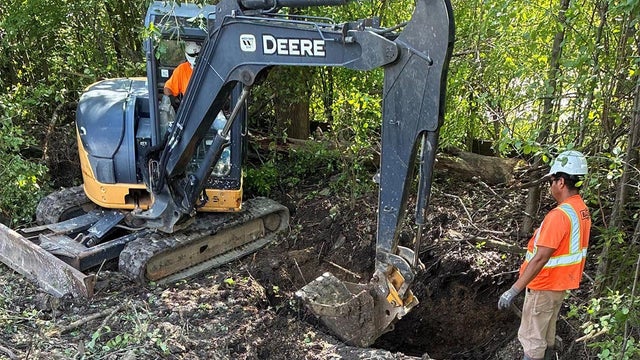 Novi residents react to water main break 