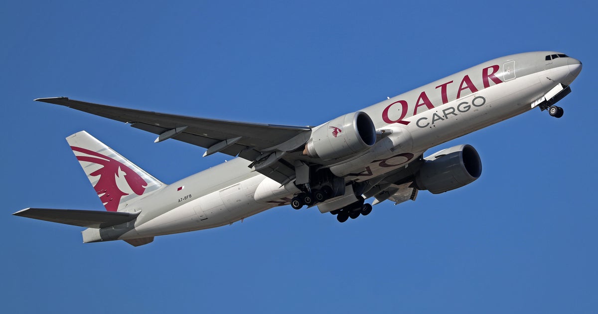 Видео показва как Boeing 777 преминава много ниско над летище Тексас