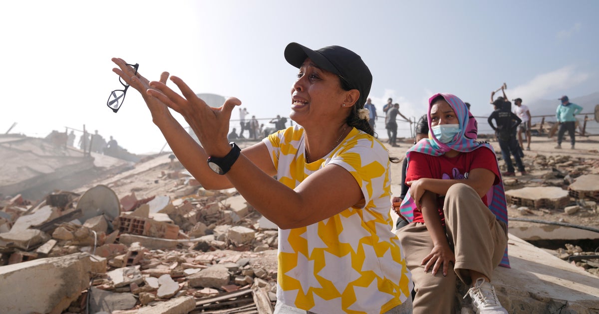 The twin earthquakes that hit Venezuela killed more than 900 people, and that toll is likely to keep rising as frantic rescue and recovery operations ramp up.