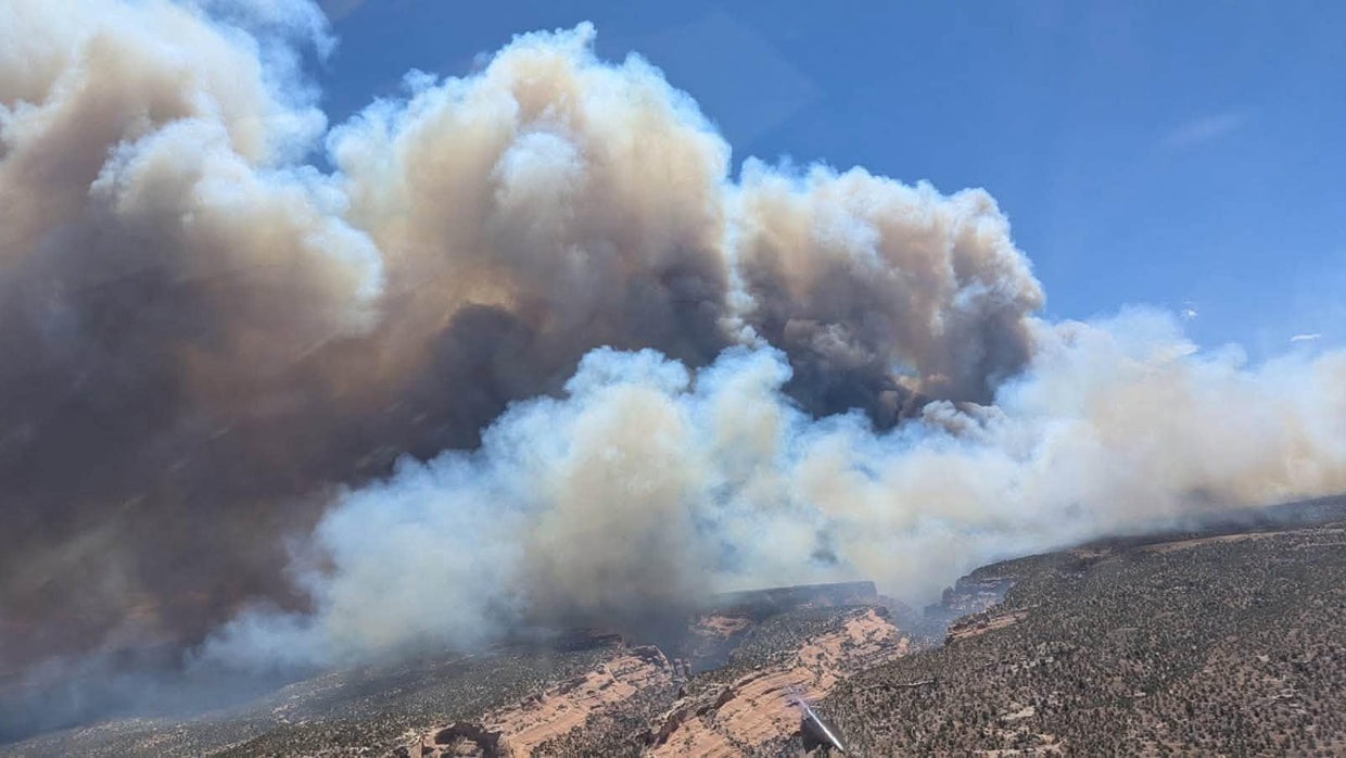 Three firefighters killed, two injured in Colorado 