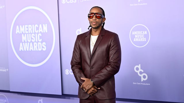 52nd American Music Awards - Arrivals 