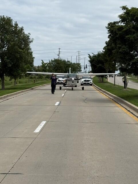 small-bartlett-plane-emergency-landing.jpg 