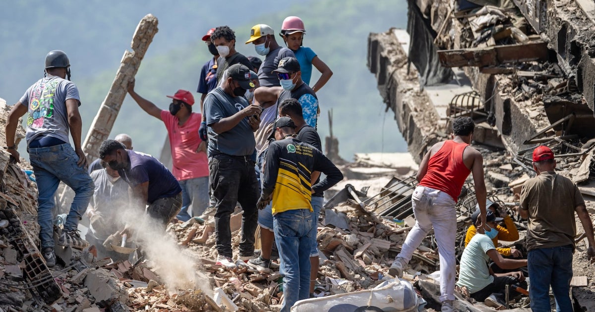 Venezuelans race against clock to rescue earthquake survivors