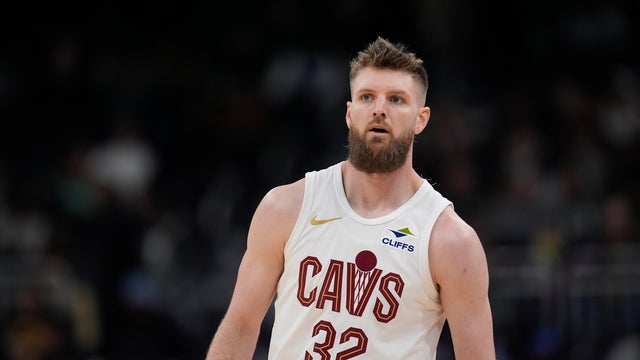 Cleveland Cavaliers v Milwaukee Bucks 