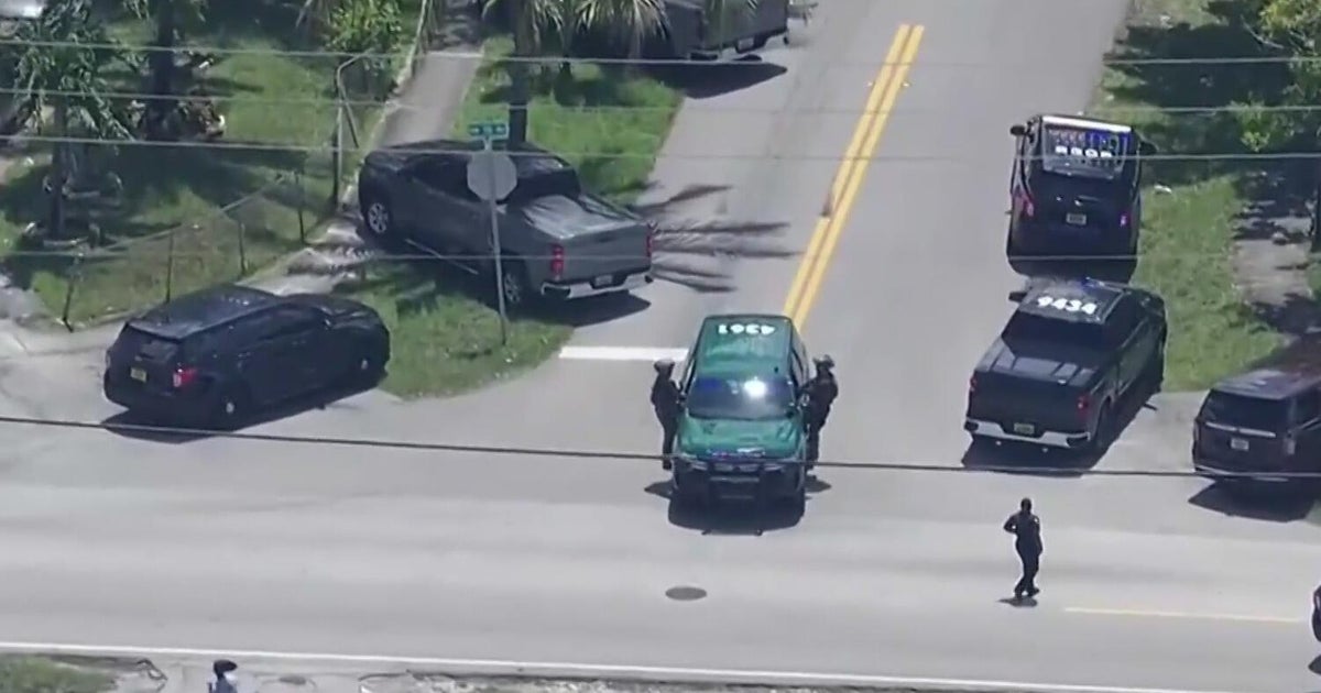 Suspect in custody after 2 men stabbed, killed in Lauderhill - CBS Miami