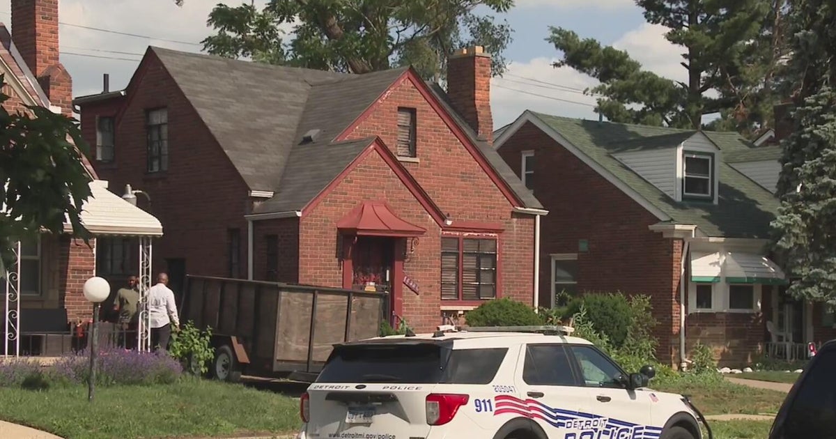 Man surrenders after shooting at bailiffs in Detroit barricade ...