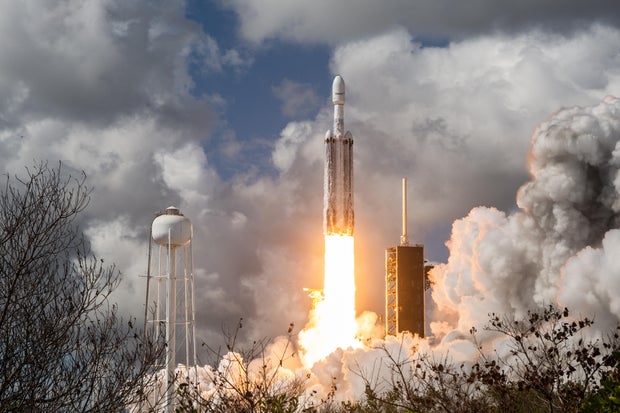 Falcon Heavy - Viasat 3 F3