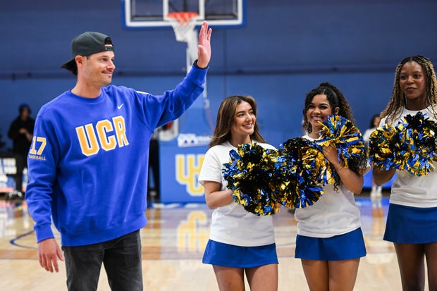 UCR alum and former Dodger Joe Kelly attends UCR basketball game