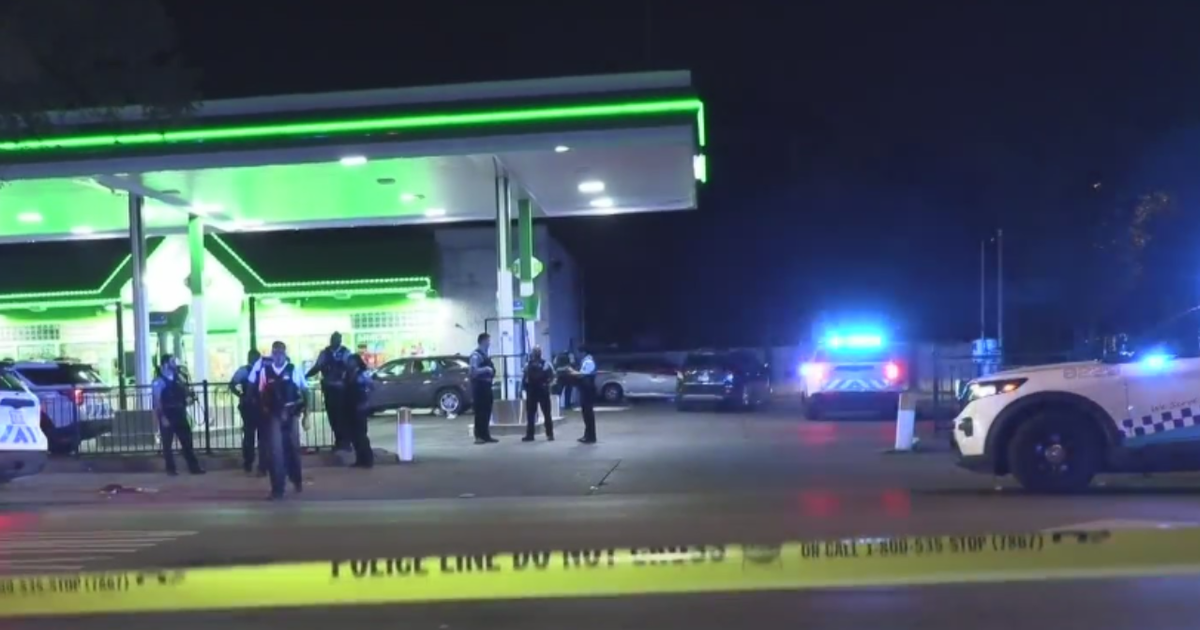 4 injured in mass shooting near gas station in Auburn Gresham