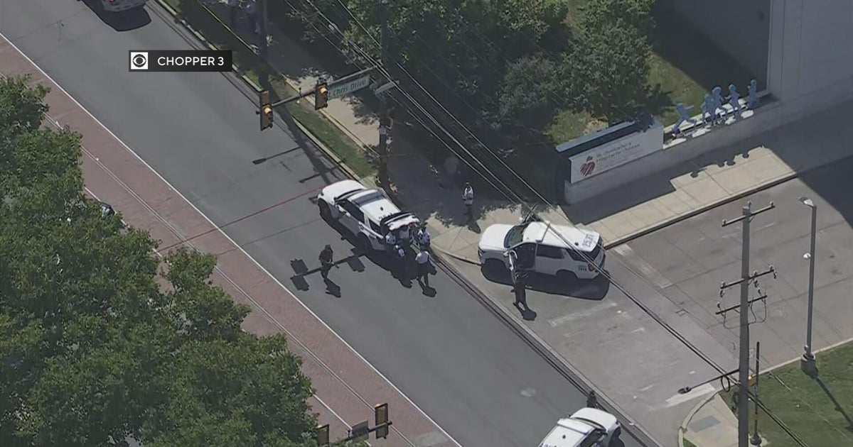 Philadelphia police officer shoots, kills man outside children's hospital