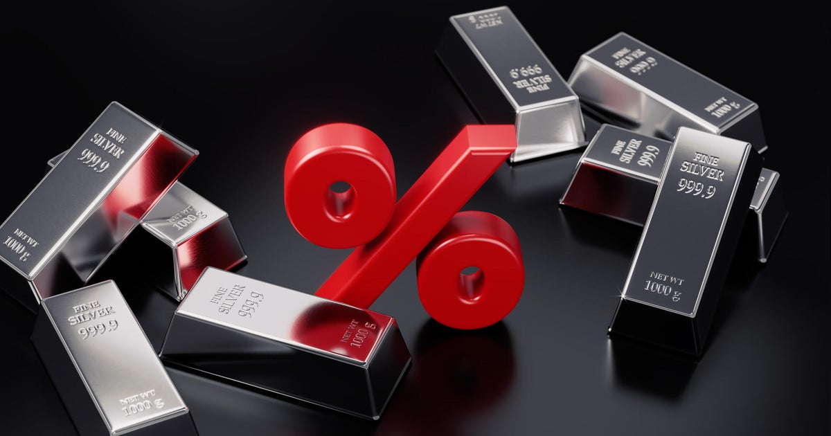 Цената на среброто е спаднала с 49% от януари. Все още ли е добра инвестиция?