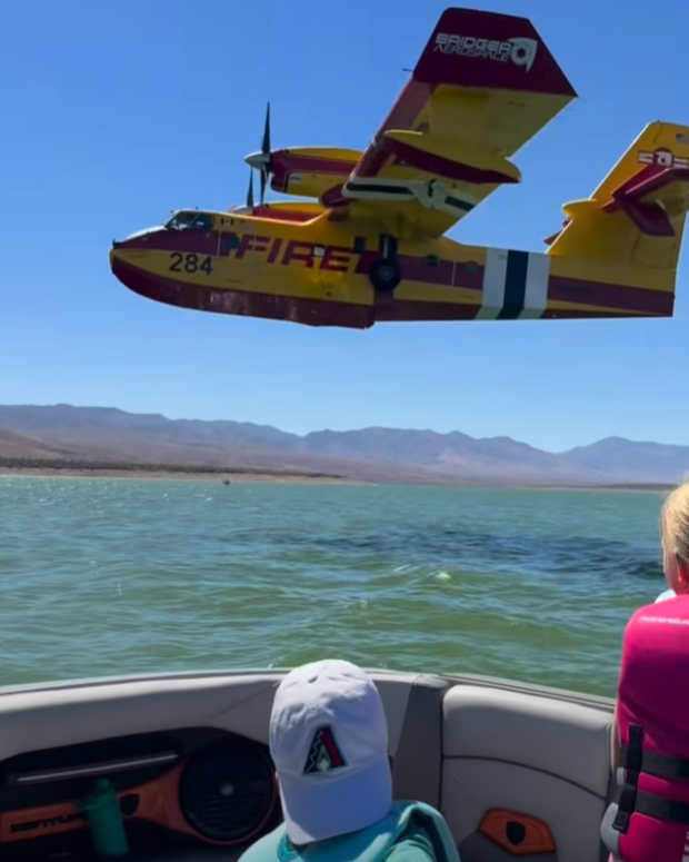 grit2green-super-scooper-on-lake-pueblo-3.png 