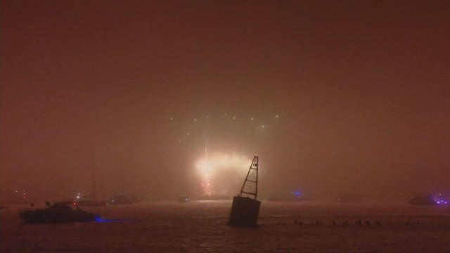 navy-pier-fireworks-0706.jpg 