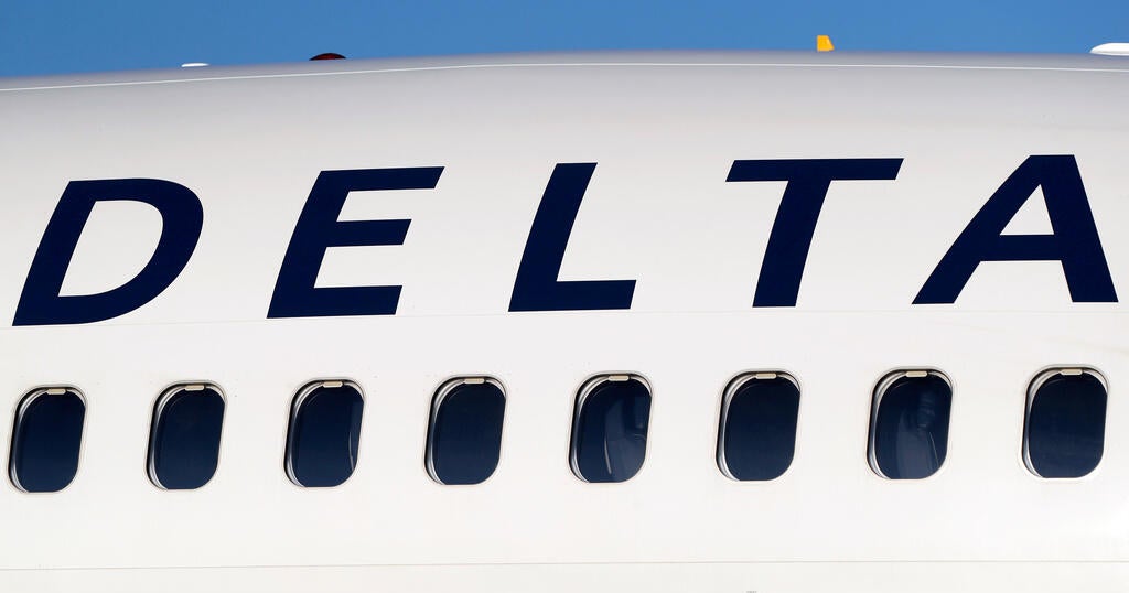 Delta flight from New York declares emergency while landing in Chicago due to 