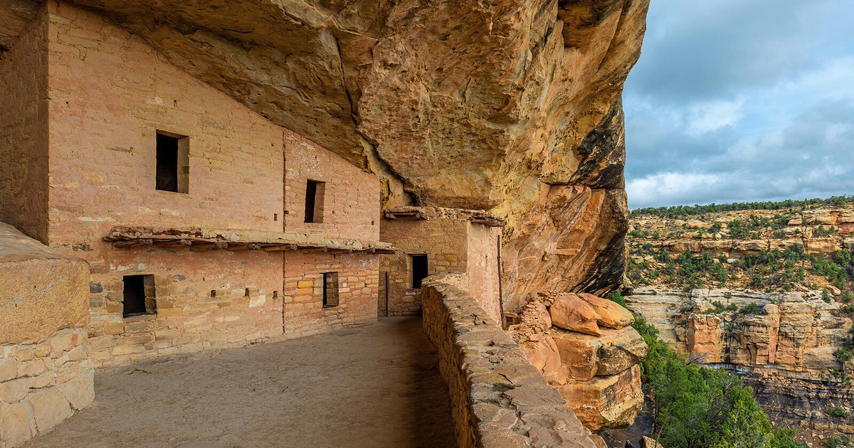 2 cliff dwellings closed to visitors in Mesa Verde National Park in Colorado due to a wildfire