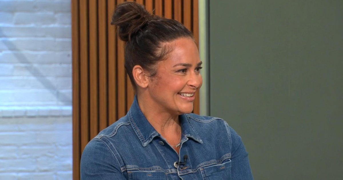 Chef Antonia Lofaso helps struggling restaurants with “Kitchen Undercover”