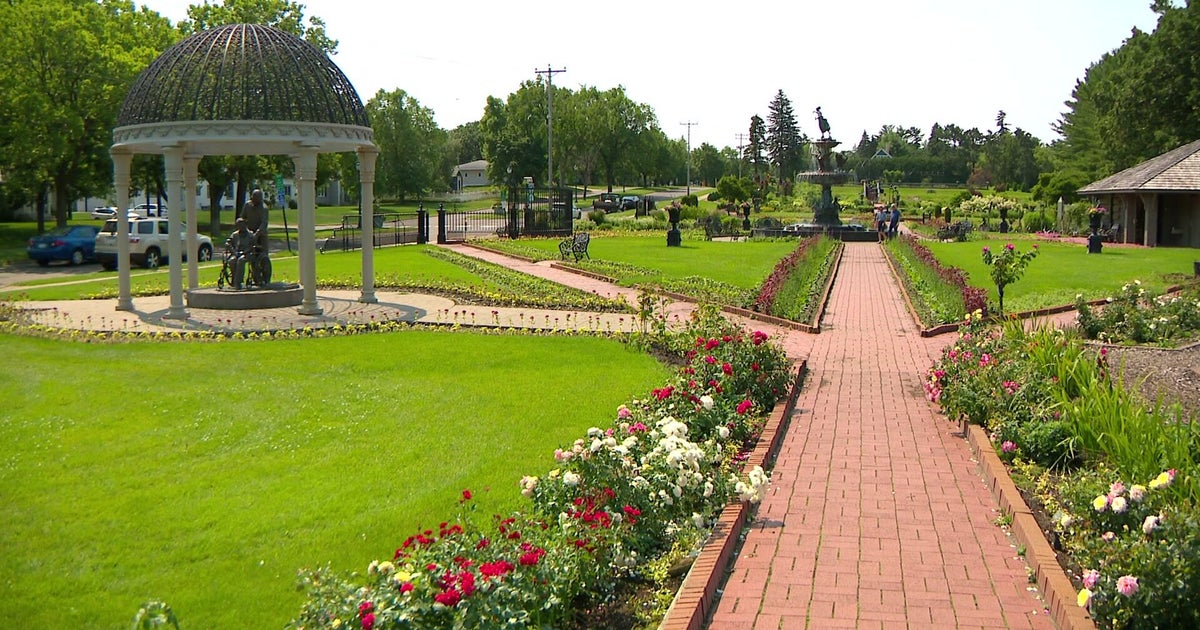 A man planted thousands of flowers for his sick wife. Now, hundreds of thousands visit every year