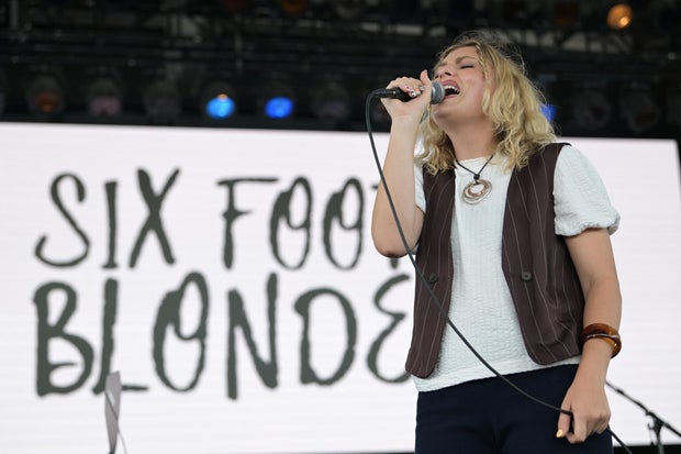 ed-spinelli-summerfest-w3d2sixfootblonde.jpg 