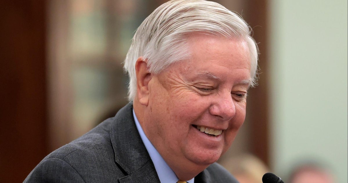 Tributes pour in for Lindsey Graham after his death stuns D.C.