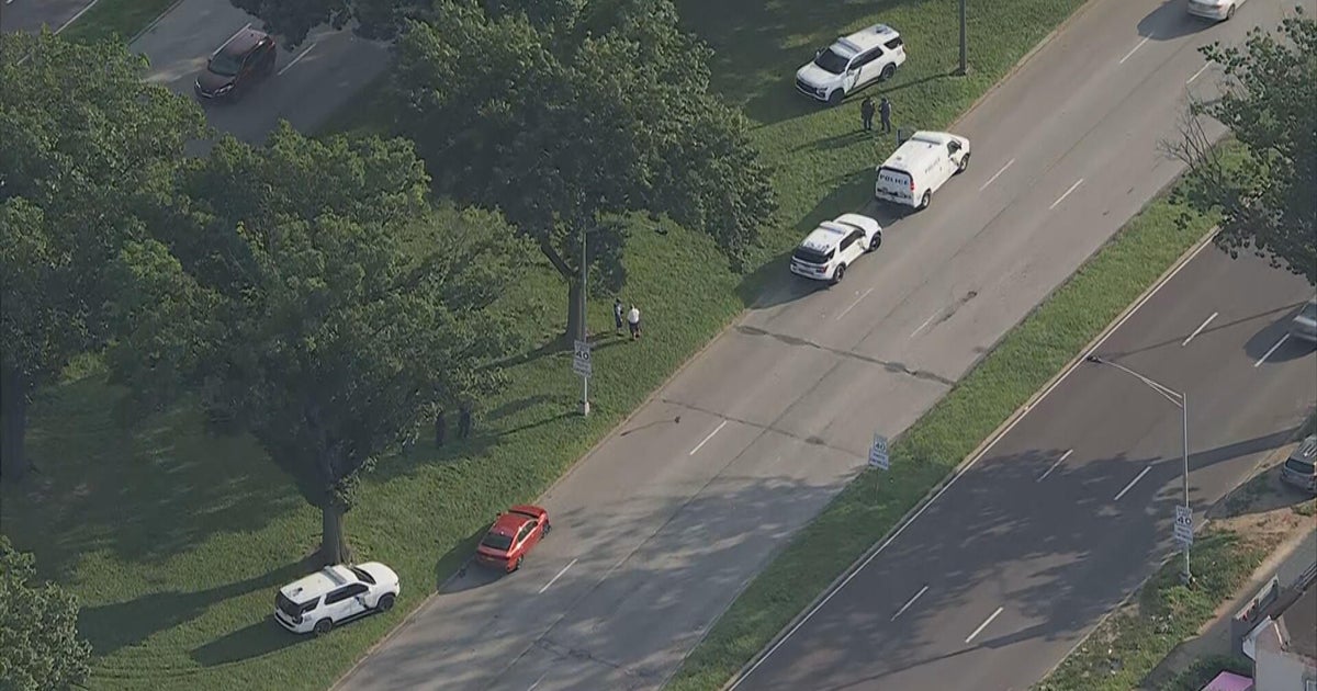 Man shot multiple times on Roosevelt Boulevard in North Philadelphia, police say