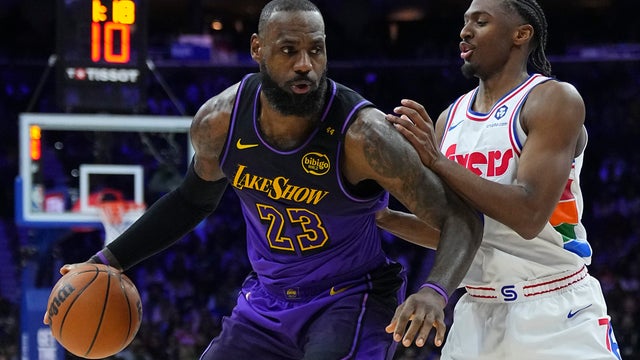 Los Angeles Lakers v Philadelphia 76ers 
