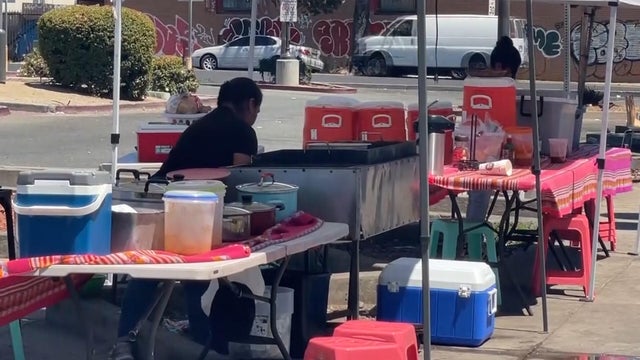 oakland-street-vendor-071526.jpg 