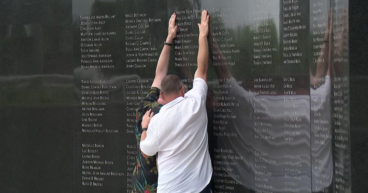 Source image for "Families of TWA Flight 800 crash victims mark 30 years since tragedy on Long Island"
