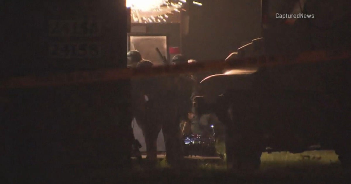 Plainfield police search home on Main Street after teen shot - CBS Chicago