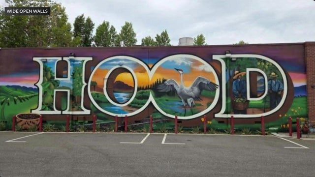 hood-mural.jpg 