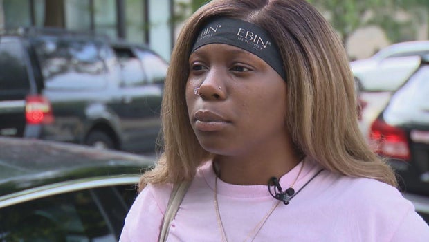 Teen sucker-punched, robbed of cell phone charger in Block 37 mall near Red Line stop