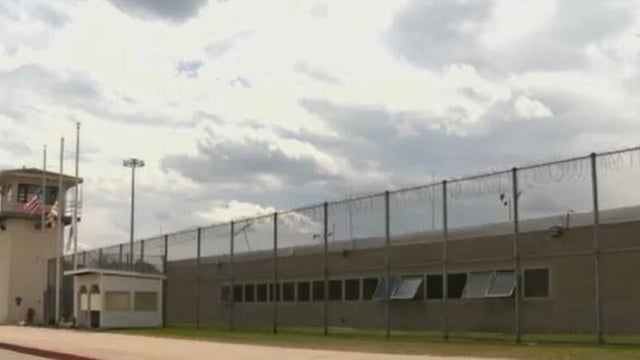 jails.jpg 