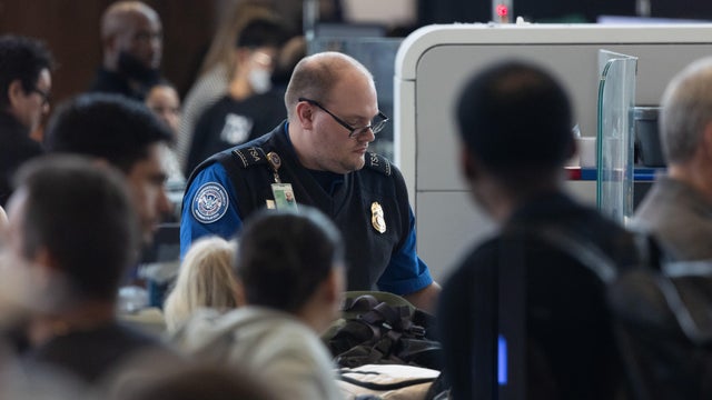 Trump Sends ICE Agents To Airports As DHS Remains Unfunded 