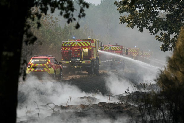 FRANCE-ENVIRONMENT-CLIMATE-WEATHER-WILDFIRE 