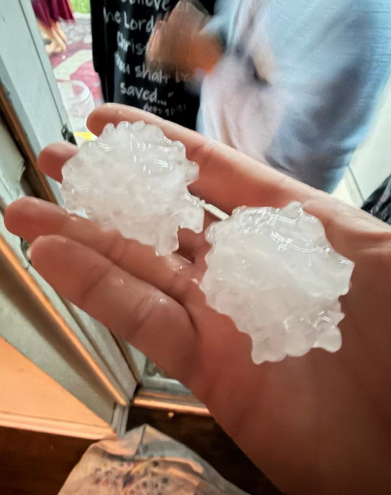 hail1.png 