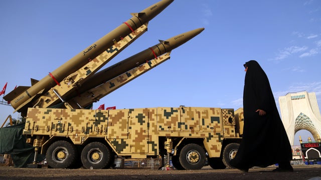 Zolfaghar and Qadr missiles placed in Tehran's Azadi Square 
