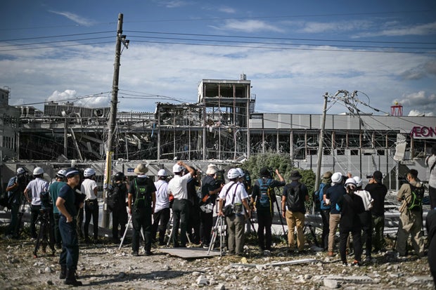 Japan quake toll rises, people still missing in damaged mall and factory