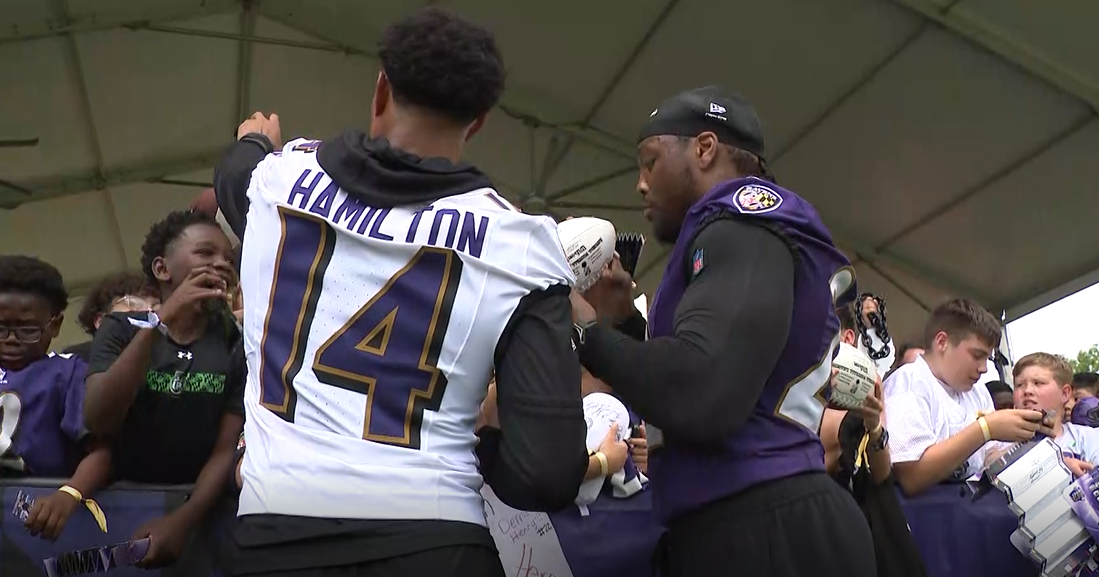 Baltimore Ravens fans flock to training facility for first public practice: 