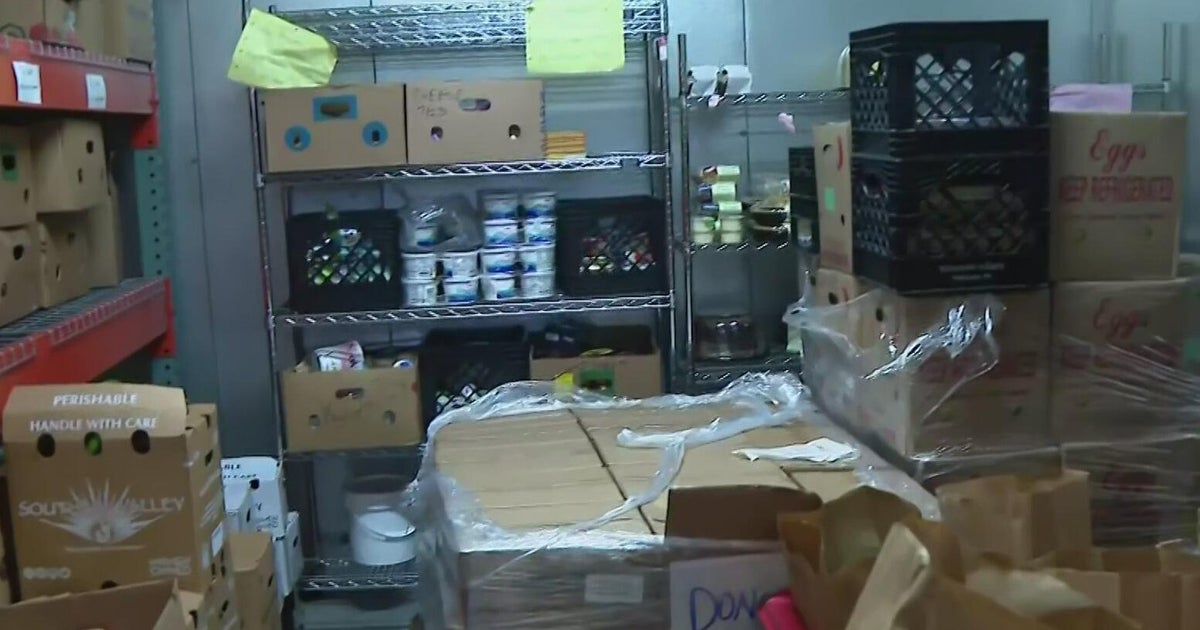Donors, volunteers step up after food pantry in Wheaton forced to discard 3 tons of items due to power outage